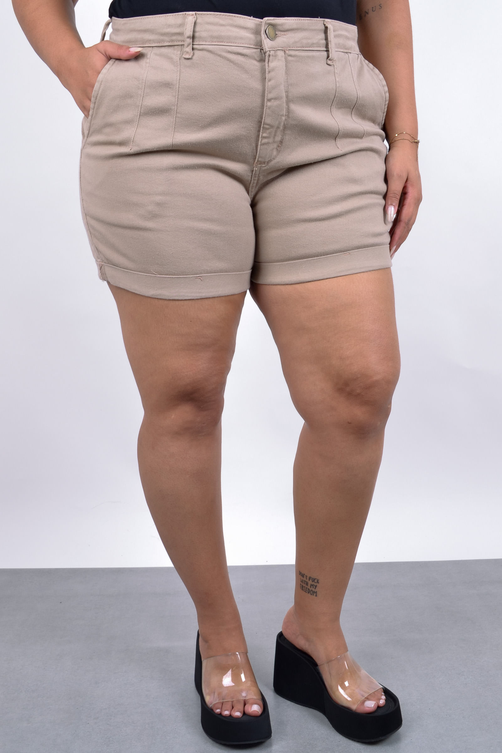 Shorts feminino sarja com elastano barra virada_0037_1.jpg